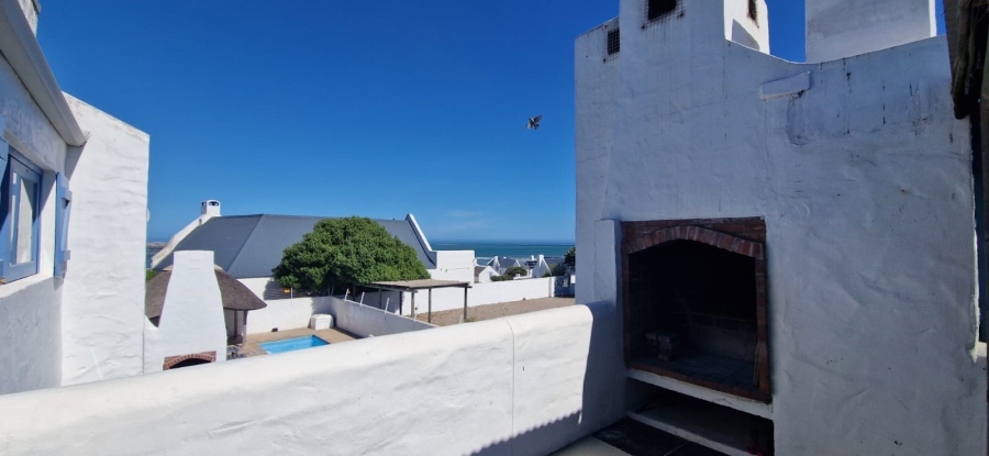 5 Bedroom Property for Sale in Bekbaai Western Cape